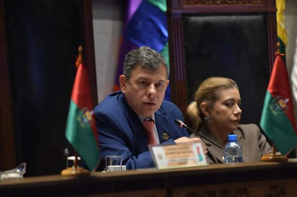 Aprobación de ley que redistribuye financiamiento al Gobierno central