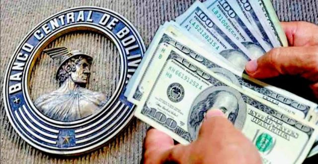 El BCB mantiene control ante el incremento del dólar según Espinoza