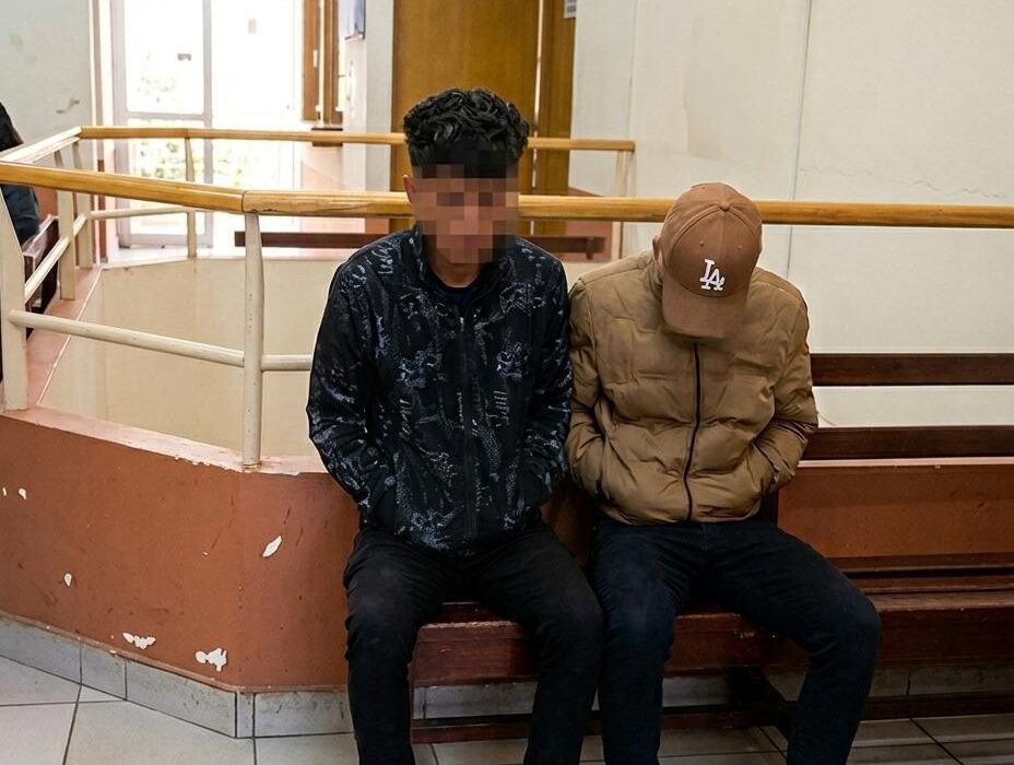 Detención de tres jóvenes por robo de vehículo en Vinto