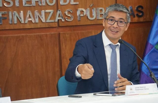 Gobierno boliviano prevé modificar tasas de interés para impulsar el crédito