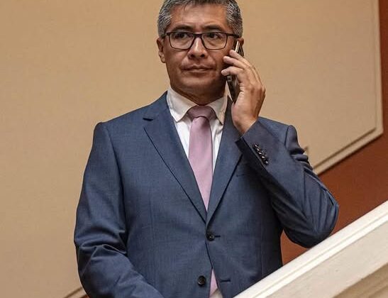 José Espinoza impugna su censura ante la Justicia