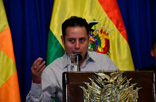 Lara critica datos económicos de Espinoza: 'La olla está más cara y no estamos bien'