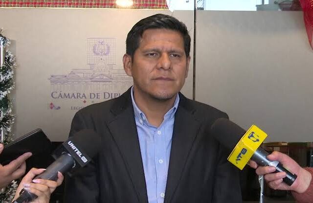 Rolando Pacheco reafirma denuncia contra gerente de la CNS
