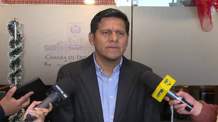 Rolando Pacheco reafirma denuncia contra gerente de la CNS