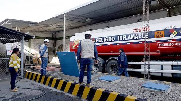 Más de 180 cisternas abastecerán de gasolina este fin de semana