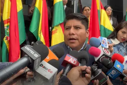 Loza critica a Paz por censura al ministro de Economía