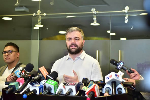 Ormachea critica la decisión de Espinoza de optar por un auto eléctrico