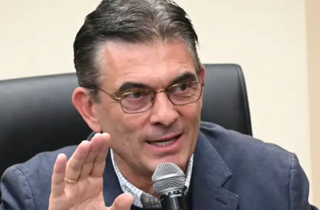 Paz promueve la Ley de Inversiones sin ideologías políticas