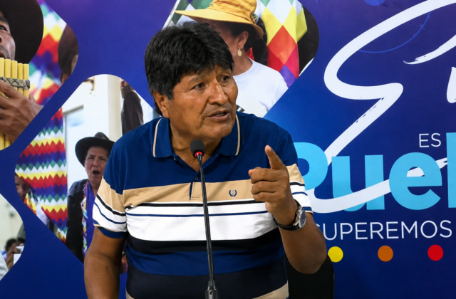 Evo Morales denuncia irregularidades en la venta de diésel por YPFB