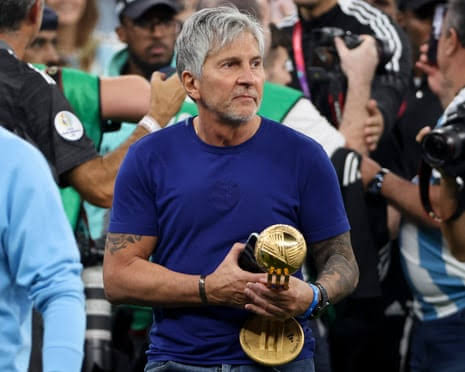 Lionel Messi regresa a su ciudad natal para despedir a su padre