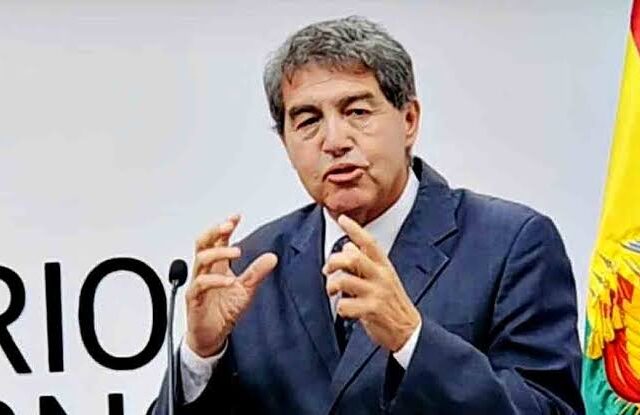 Gobierno reconsidera la abrogación del DS 5676 en medio de protestas