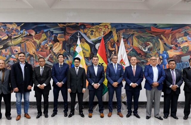 El gabinete ministerial se mantiene sin cambios significativos