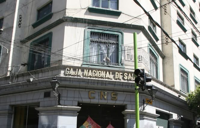 Detención de funcionaria de la CNS por irregularidades en compra de tomógrafos