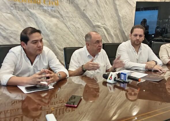 Otto Ritter solicita investigar posibles irregularidades en compra de vagoneta del ministro Espinoza