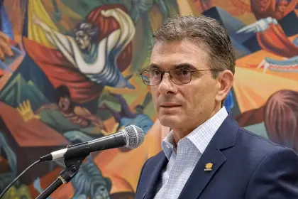 Paz reestructura el gabinete y reduce a 12 ministerios