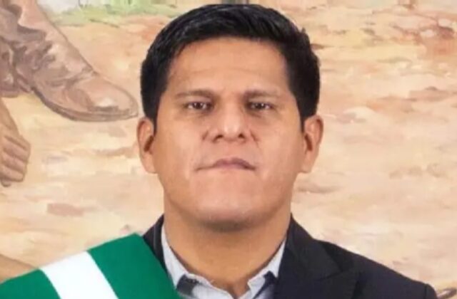 Pacheco denuncia encubrimiento de irregularidades en el Gobierno y busca interpelar a Espinoza