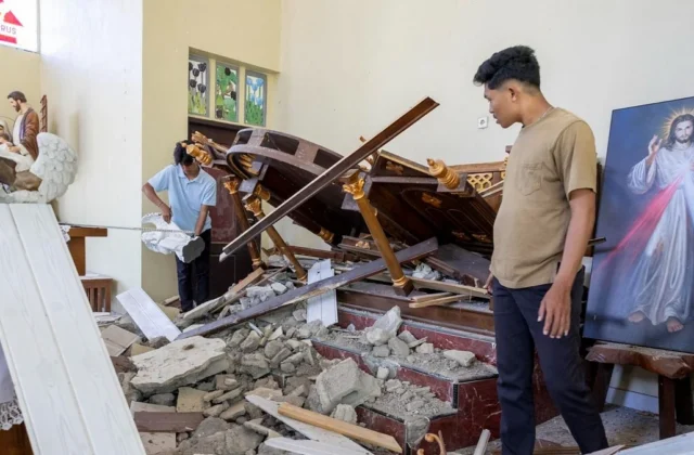 Devastador terremoto en Indonesia deja 68 muertos y miles de desplazados