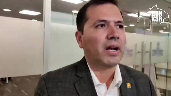 Denuncian uso indebido de vehículo estatal en YPFB Logística en medio de crisis de combustibles