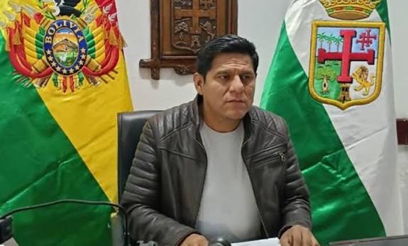 Gerente de la CNS exige retracto a diputado Pacheco por acusaciones de corrupción