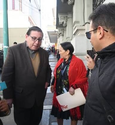 Libre propone reformas a la Constitución para atraer inversiones