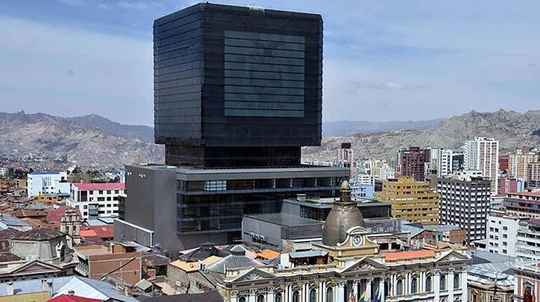 Presentación de la Ley de Inversiones ante la Asamblea Legislativa