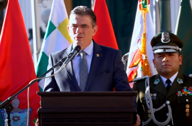 Gobierno promete reordenamiento económico y nuevas leyes para septiembre