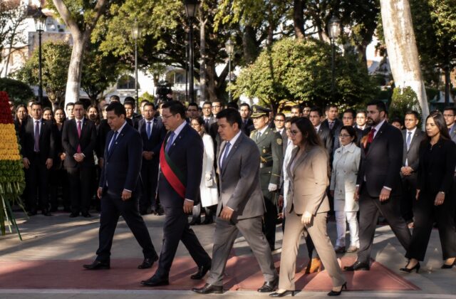 Ceremonia por los 201 años de independencia de Bolivia en Sucre sin la presencia de líderes clave