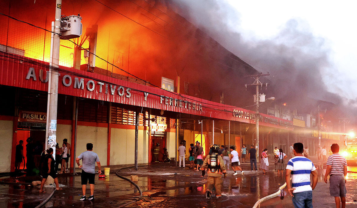 Incendio en Feria Barrio Lindo deja daños significativos en su infraestructura