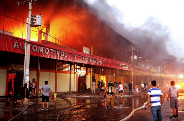 Incendio en Feria Barrio Lindo deja daños significativos en su infraestructura
