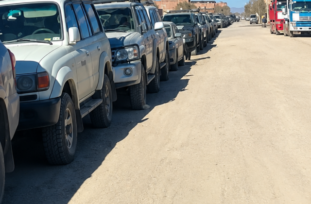 Crisis de abastecimiento de gasolina afecta al turismo en Uyuni