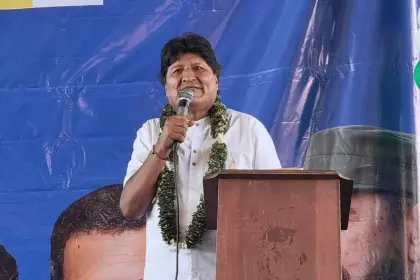 Evo Morales critica a exministros por falta de comunicación