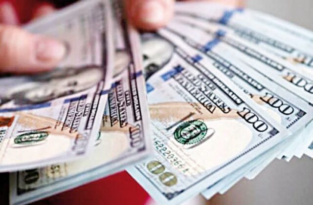 Gobierno presenta cronograma para la devolución de ahorros en dólares a partir de julio de 2023