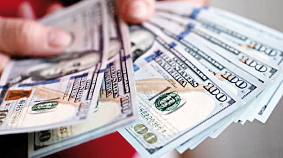 Gobierno presenta cronograma para la devolución de ahorros en dólares a partir de julio de 2023