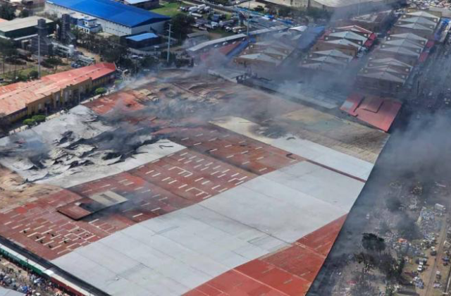 Desgaste en la Feria Barrio Lindo por devastador incendio que afectó a 14 asociaciones