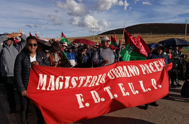 Docentes de La Paz demandan salarios atrasados y prometen nuevas protestas
