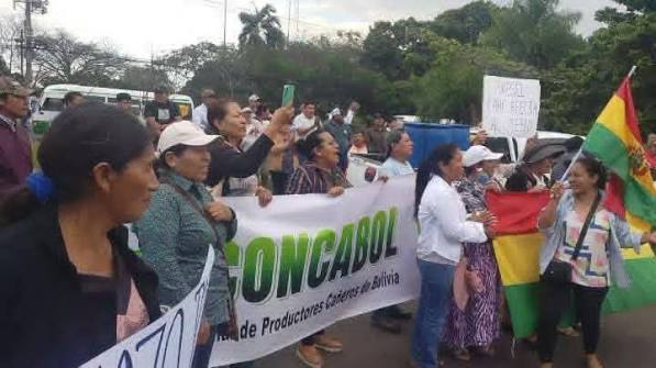 Cañeros y mineros exigen la derogación del DS 5676 ante el aumento del diésel