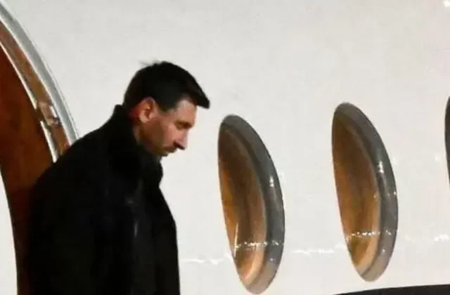 Lionel Messi llega a Rosario para despedir a su padre