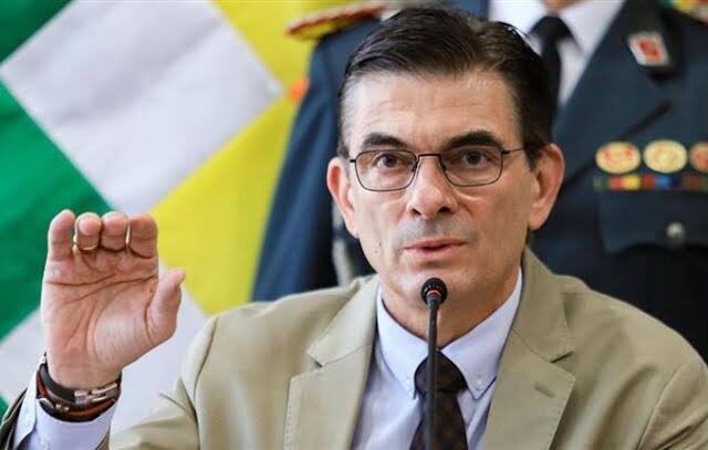 Reestructuración en el Órgano Ejecutivo: Reducción de Ministerios y Nuevas Funciones