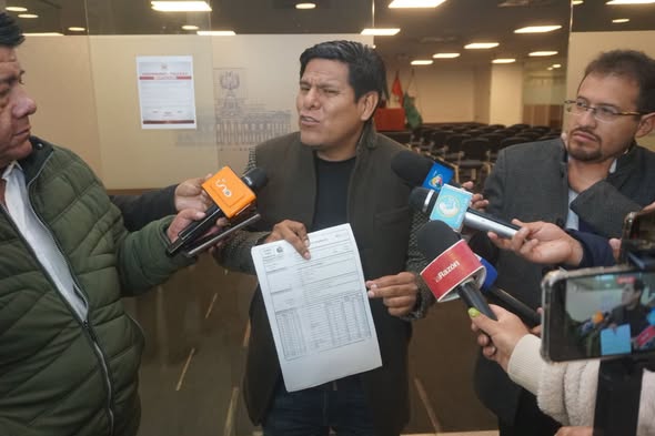 El Diputado Pacheco reafirma su denuncia contra el gerente de la CNS