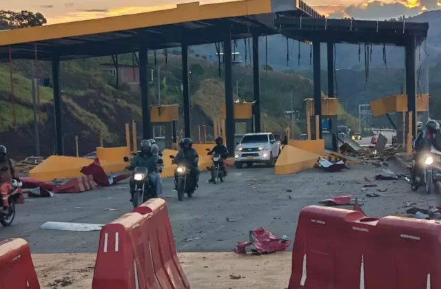 Explosivos atacan nuevo peaje en la vía Panamericana en Valle del Cauca