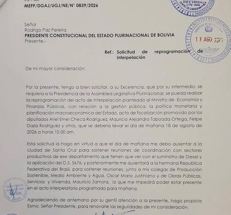 Ministro de Economía pide reprogramar interpelación por situación de combustibles