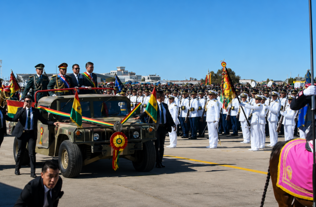 Celebración del 201 aniversario de las Fuerzas Armadas en El Alto