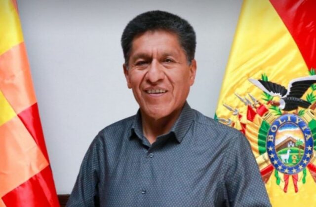 Exministro de Trabajo expone presiones de Cerimedo para nombramientos