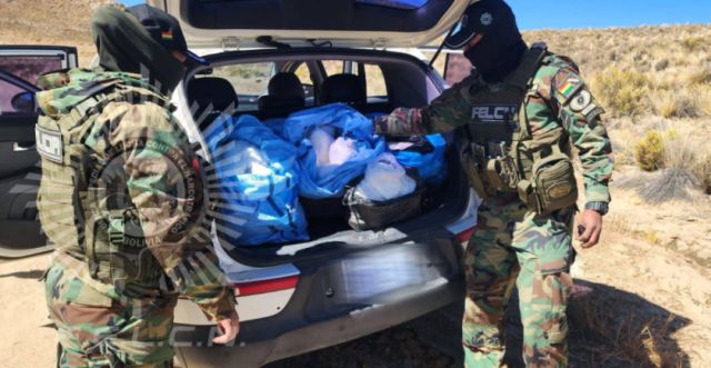 FELCN intercepta 70 bolsas de pasta base de cocaína en Oruro