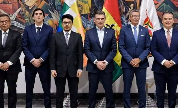 Análisis de los cambios en el gabinete de Rodrigo Paz tras nueve meses de gestión