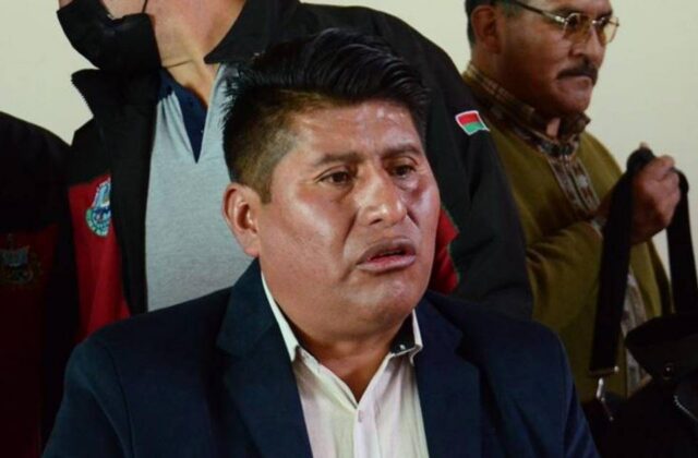 Detención domiciliaria para el dirigente Justino Apaza tras 53 días de bloqueos