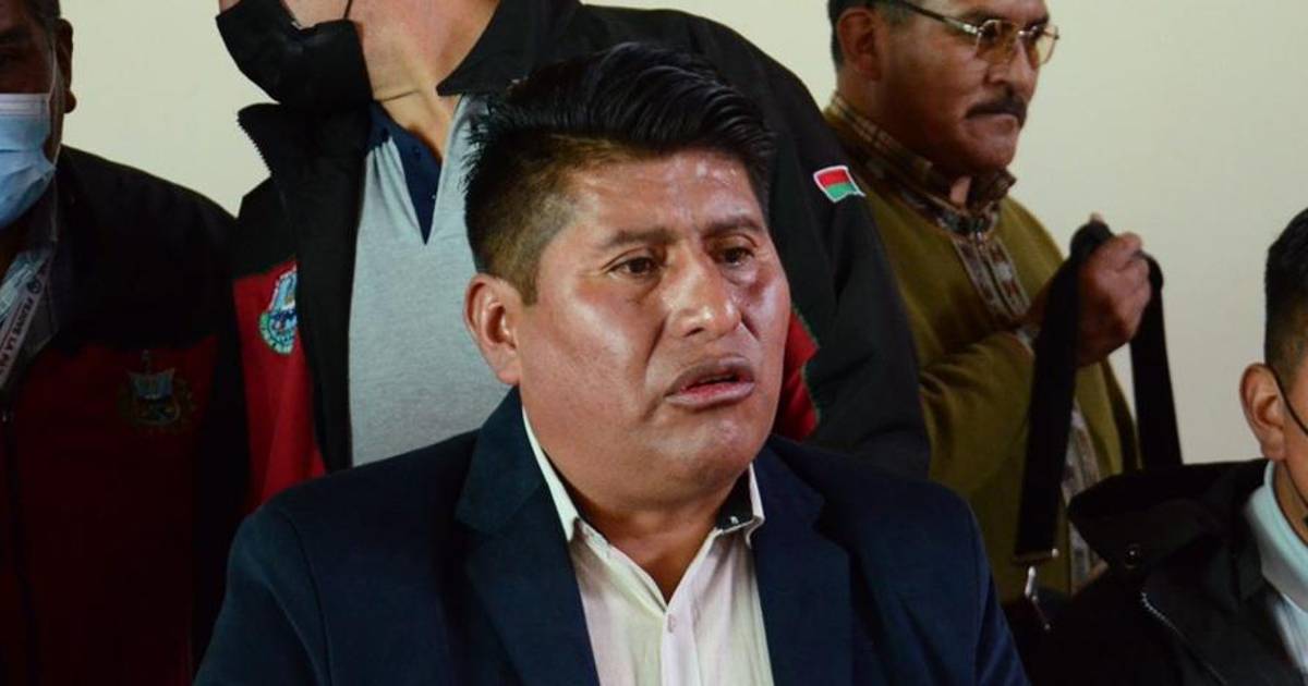 Detención domiciliaria para el dirigente Justino Apaza tras 53 días de bloqueos