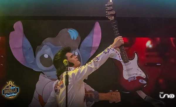 Carda se convierte en Elvis en el inicio de la semana de Superstars