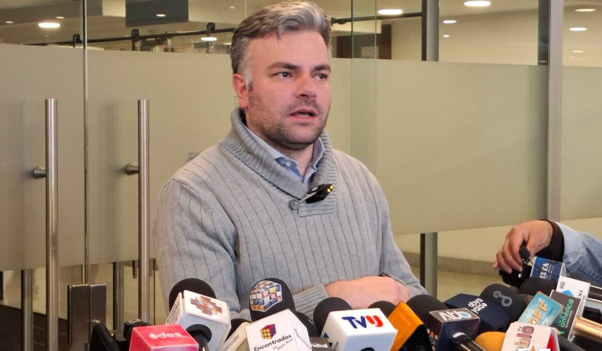 Defensa de Tuto Quiroga ante acusaciones internas en Libre