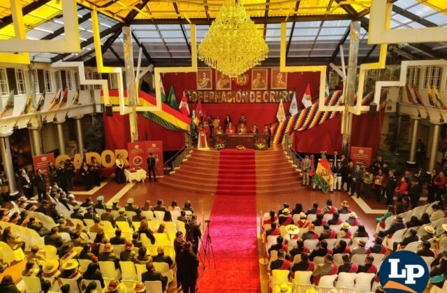 Oruro conmemora 201 años de independencia con énfasis en la unidad nacional